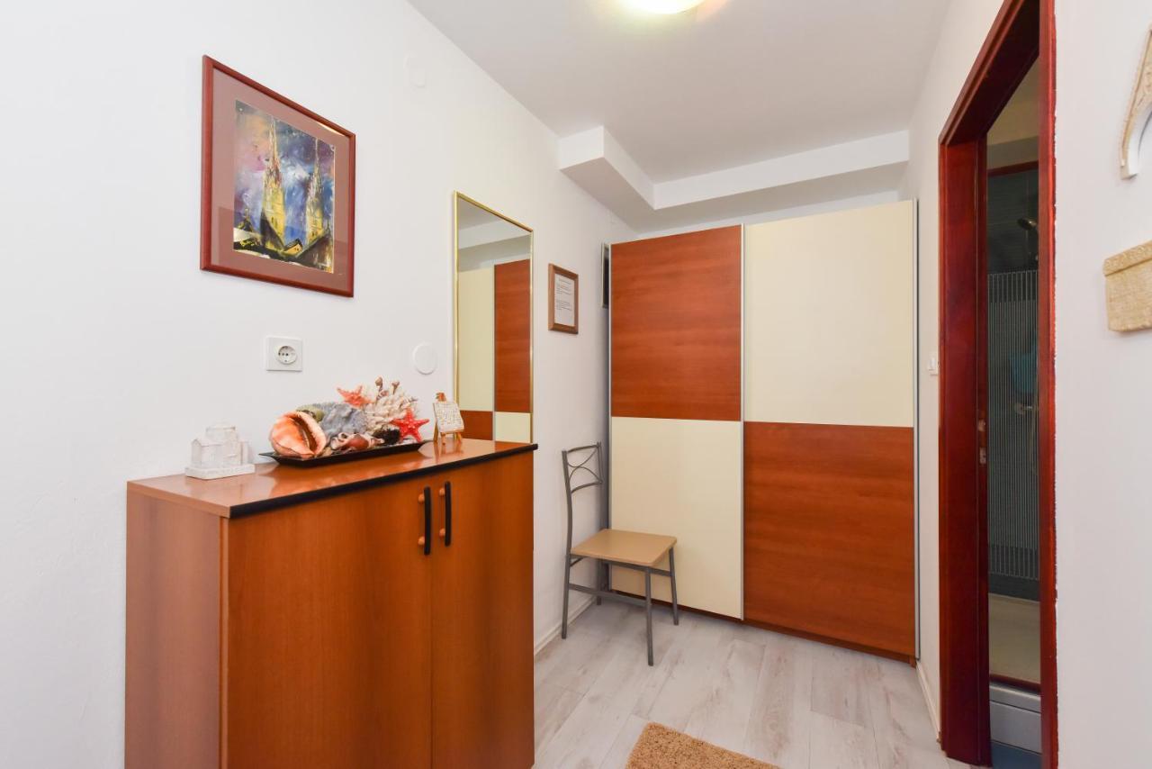 Lovely Apartment In The Groundfloor Zára Kültér fotó
