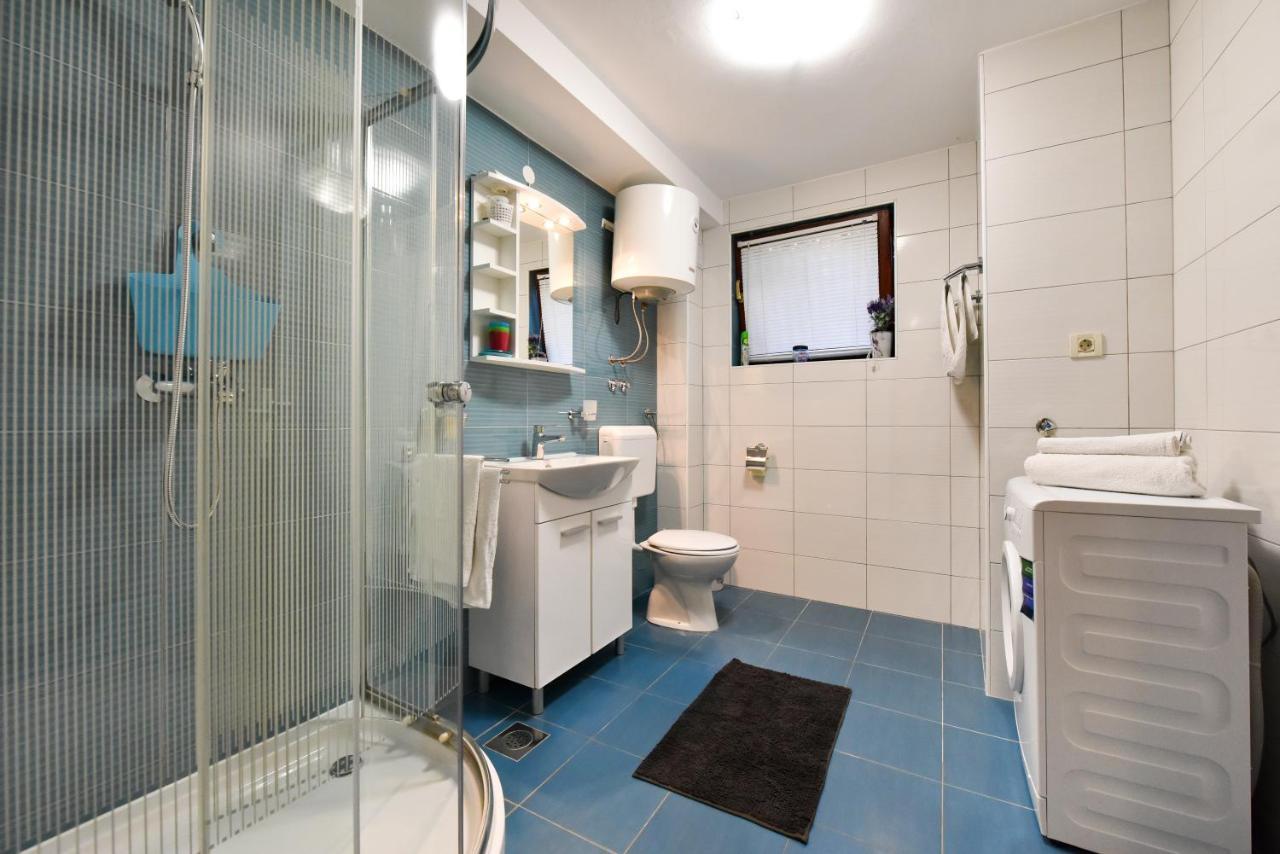 Lovely Apartment In The Groundfloor Zára Kültér fotó